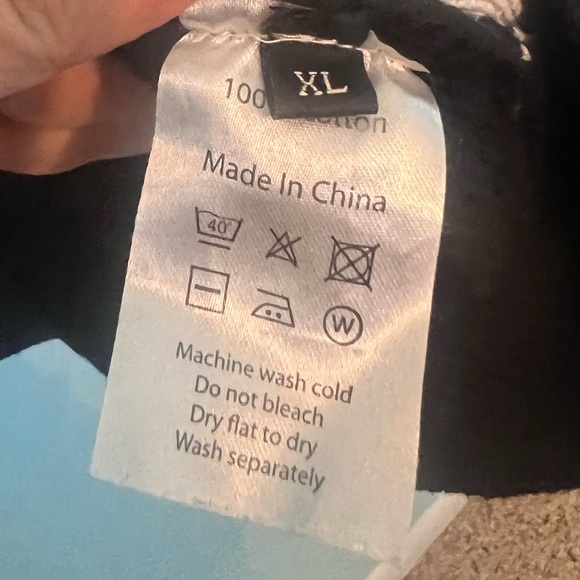 First Avenue sweater - Picture 6 of 6